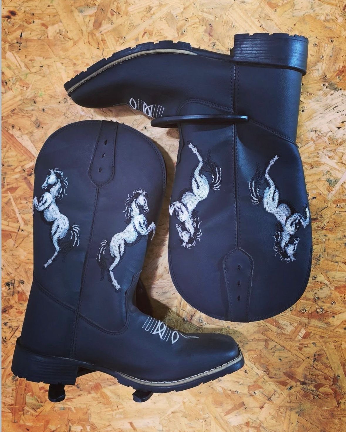 Porta botas de parede